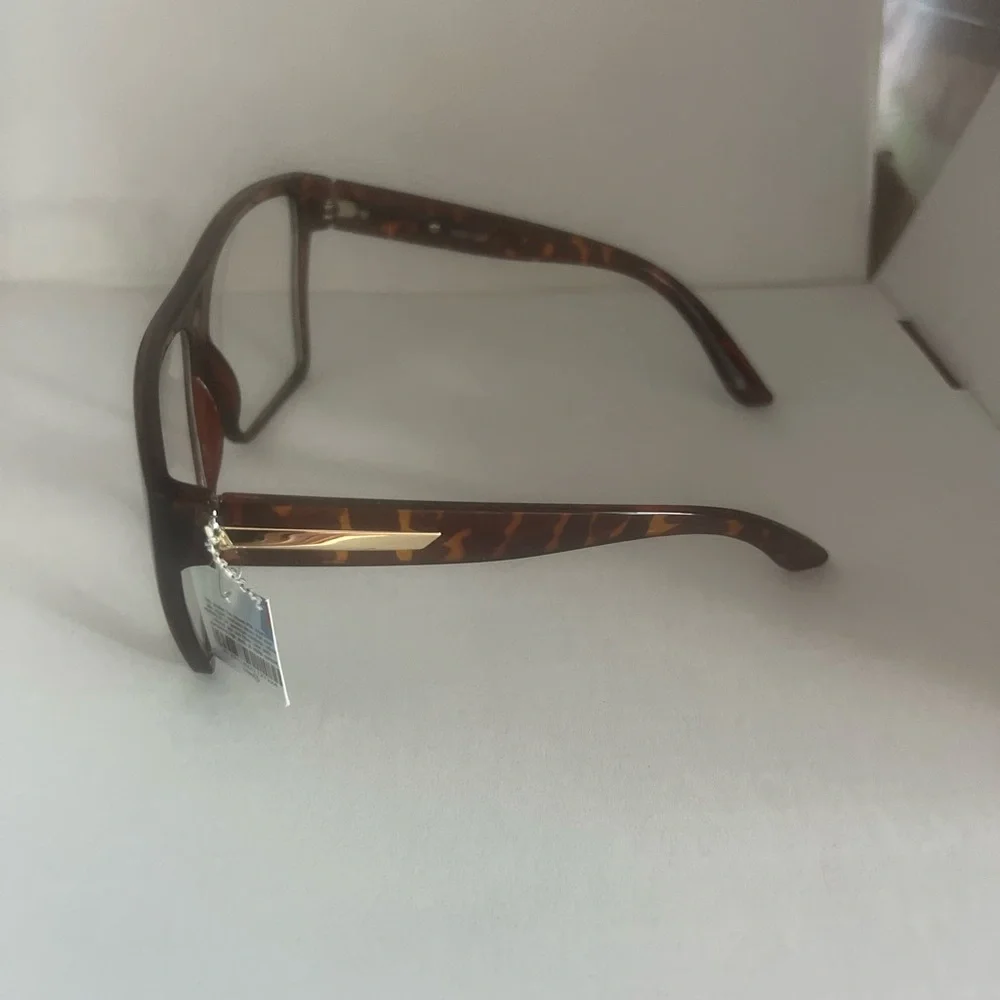elegant eyewear